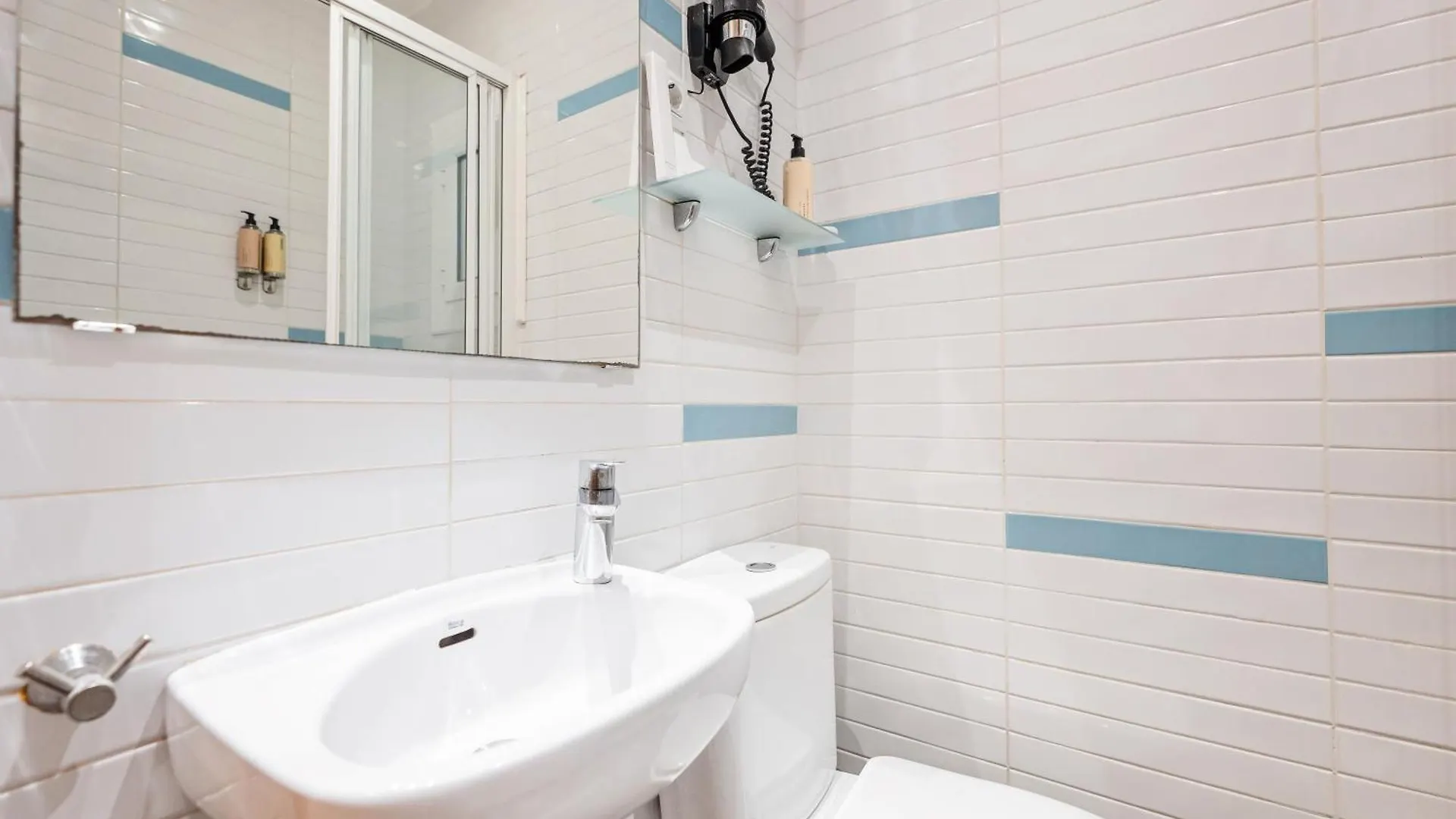Sweett - Villarroel Barcelona Apartmán
