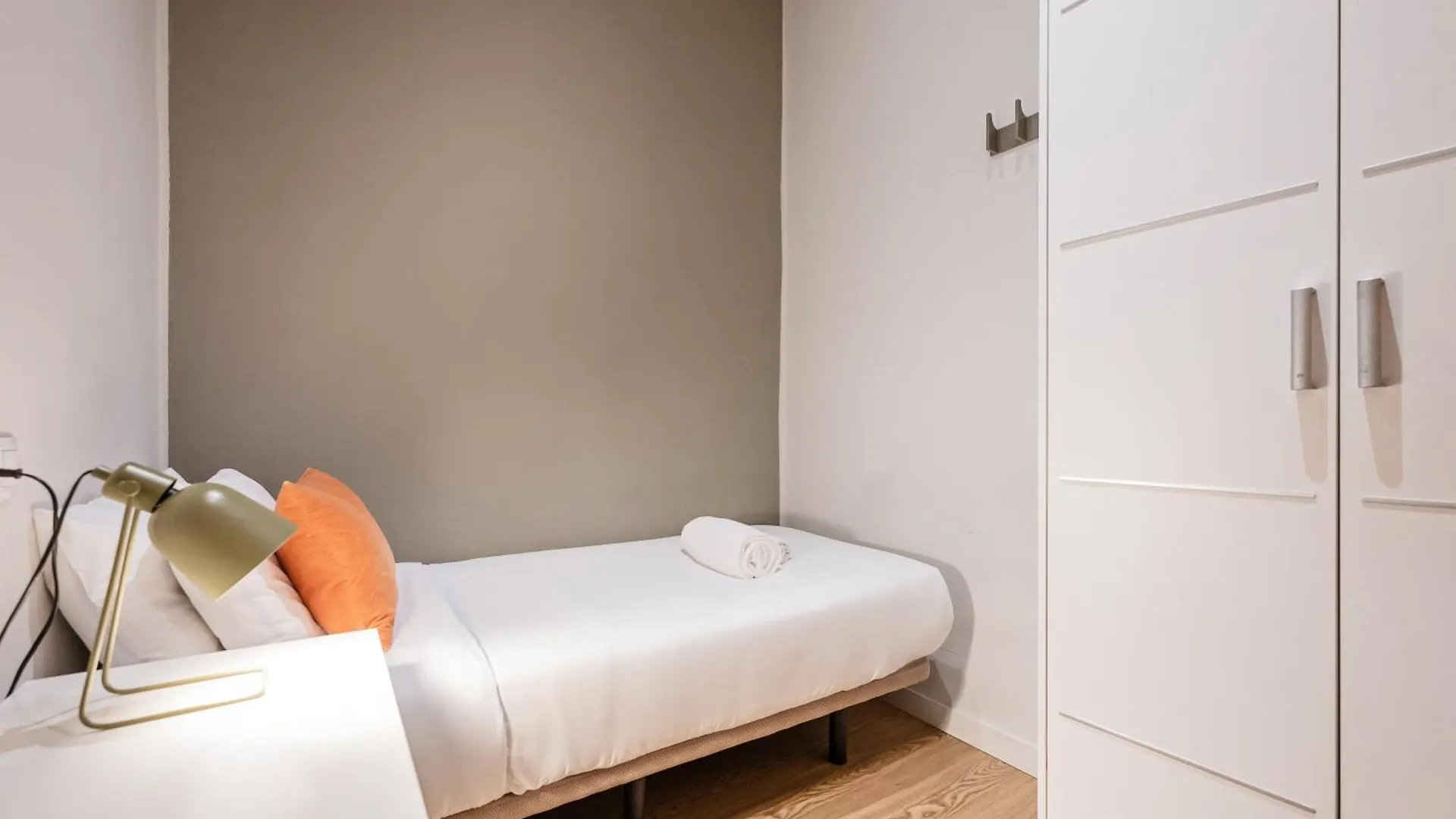 Sweett - Villarroel Barcelona Apartment